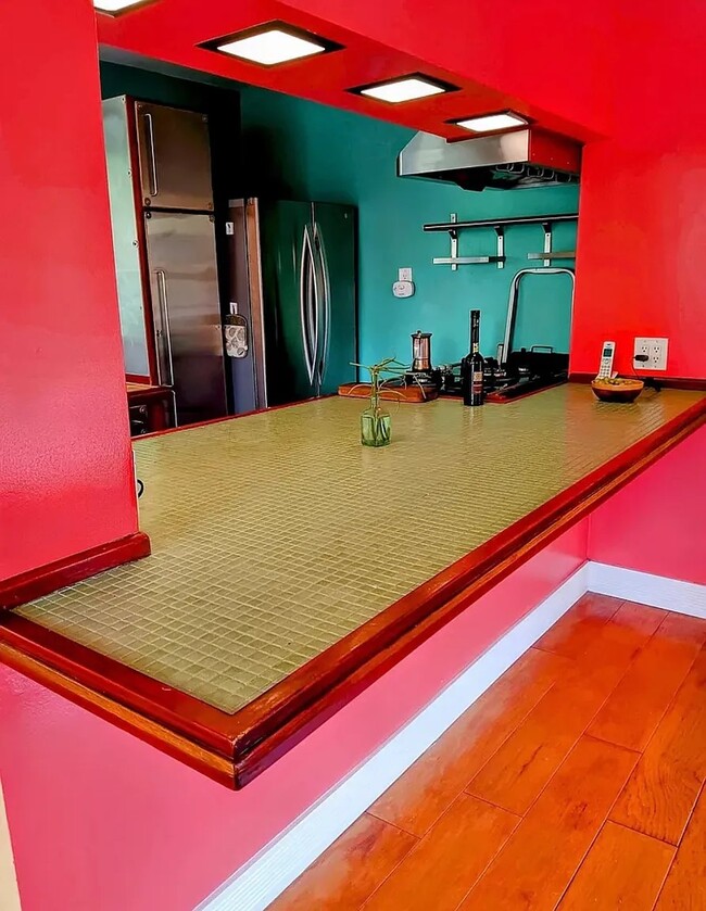 Foto del edificio - 3392 Barham Blvd