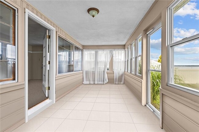 Building Photo - 75 Charlotte Dr