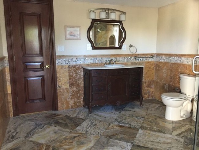 Foto del edificio - 118 N Coconut Palm Blvd