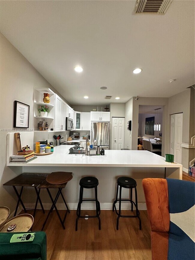 Foto del edificio - 10761 NW 75th St