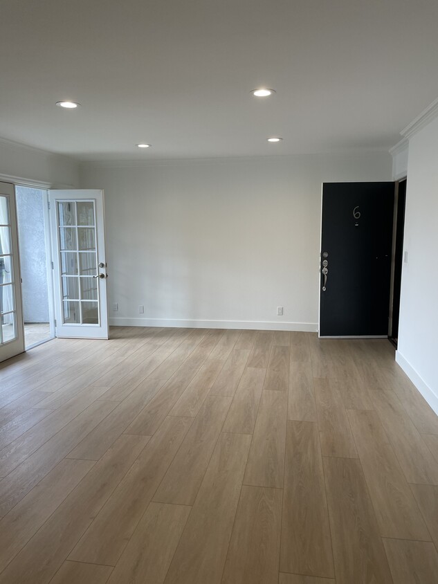 Primary Photo - 1431 Stanford St