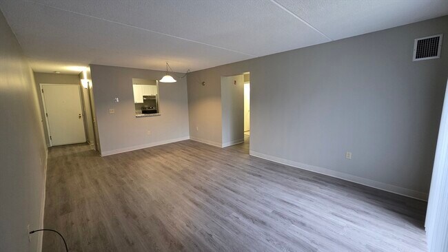 Foto del edificio - 50 Harbor Point Blvd