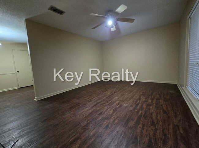 Foto del edificio - 4502 Parliament Dr