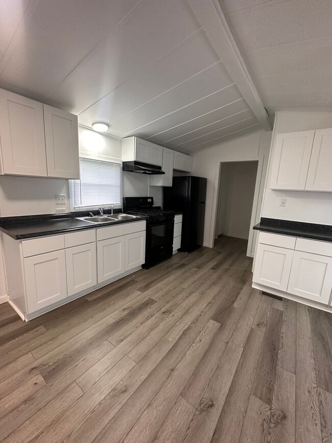 Building Photo - 3311 Wesler Dr