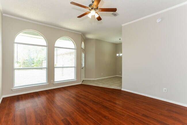 Building Photo - 1029 Hampshire Ln
