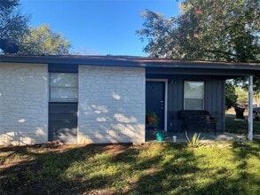 Building Photo - 1001 W Haynie St