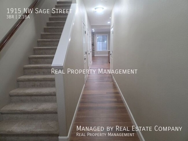 Photo - 1915 NW Sage St House