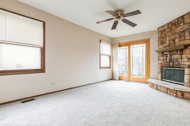 Building Photo - 948 Fieldstone Ct
