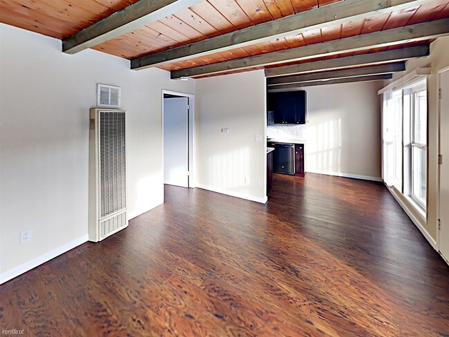 Building Photo - 5747 Lauretta St
