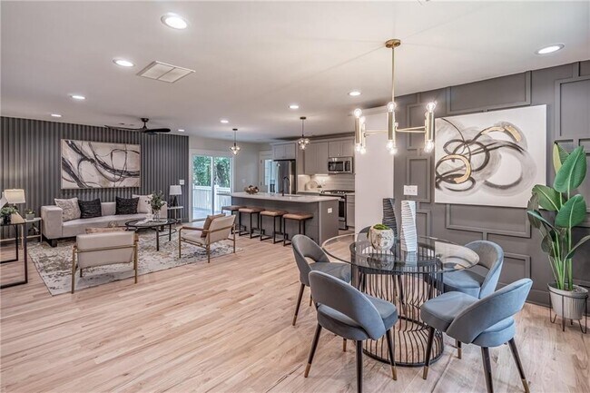 Building Photo - 605 Blake Ave SE