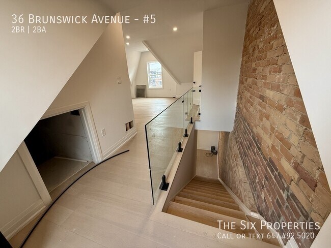 Building Photo - Brand New 2 Bedroom Top Floor Apartment in the Heart of Downtown