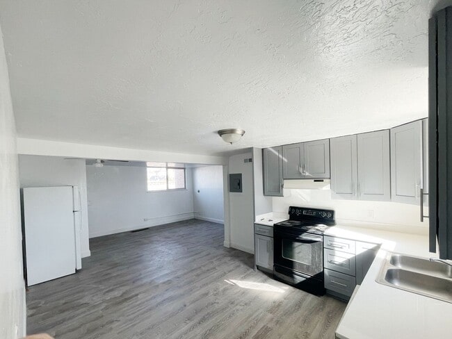 Foto del edificio - 3508-3514 Bruce Randolph Ave