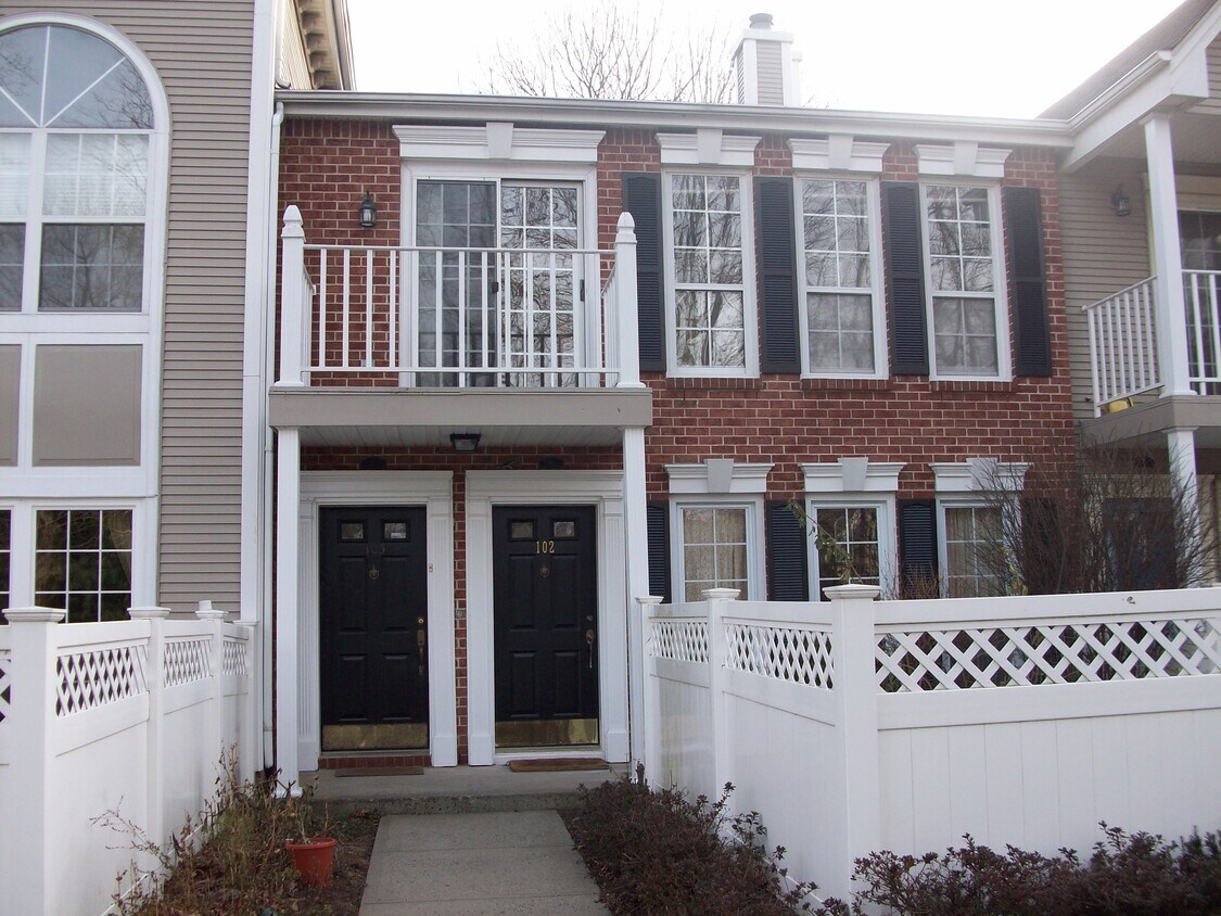 Front entrance upstairs unit - 103 Secretariat Ct