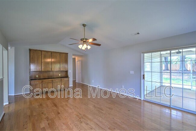Foto del edificio - 17 Woolridge Way