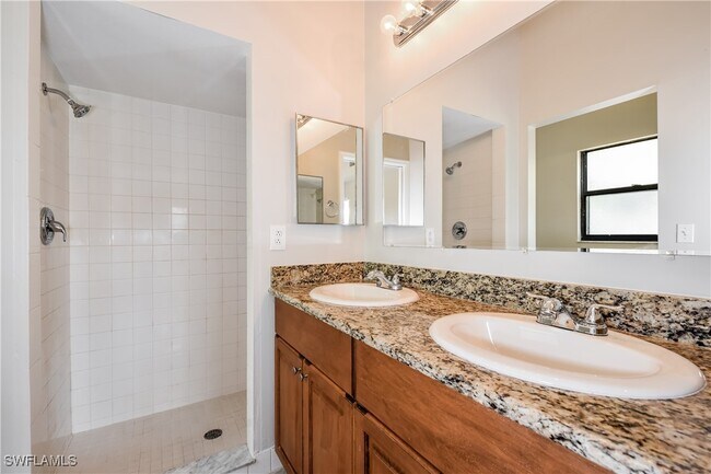 Foto del edificio - 18484 Sarasota Rd