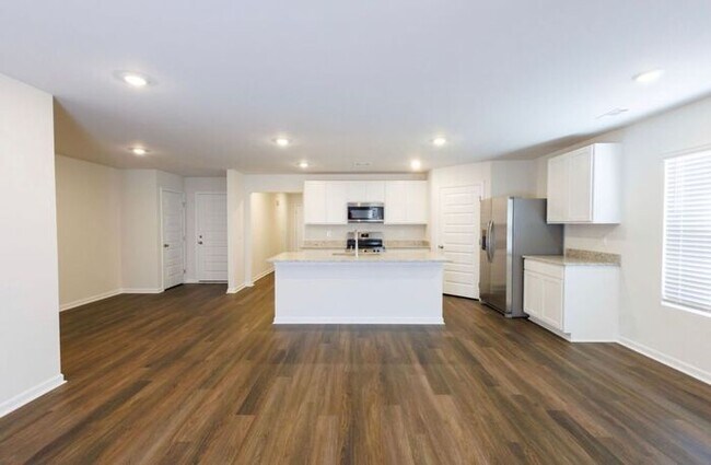 Foto del edificio - MOVE IN SPECIAL-Beautiful home available for rent