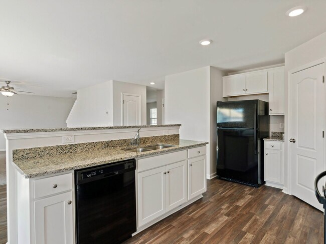 Foto del edificio - 7136 Cameron Trace Dr