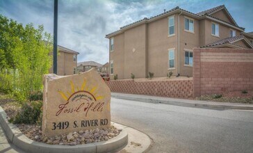 Building Photo - 3419 S River Rd