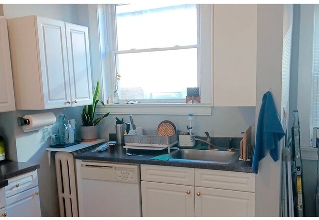 Building Photo - 805 Judson Ave