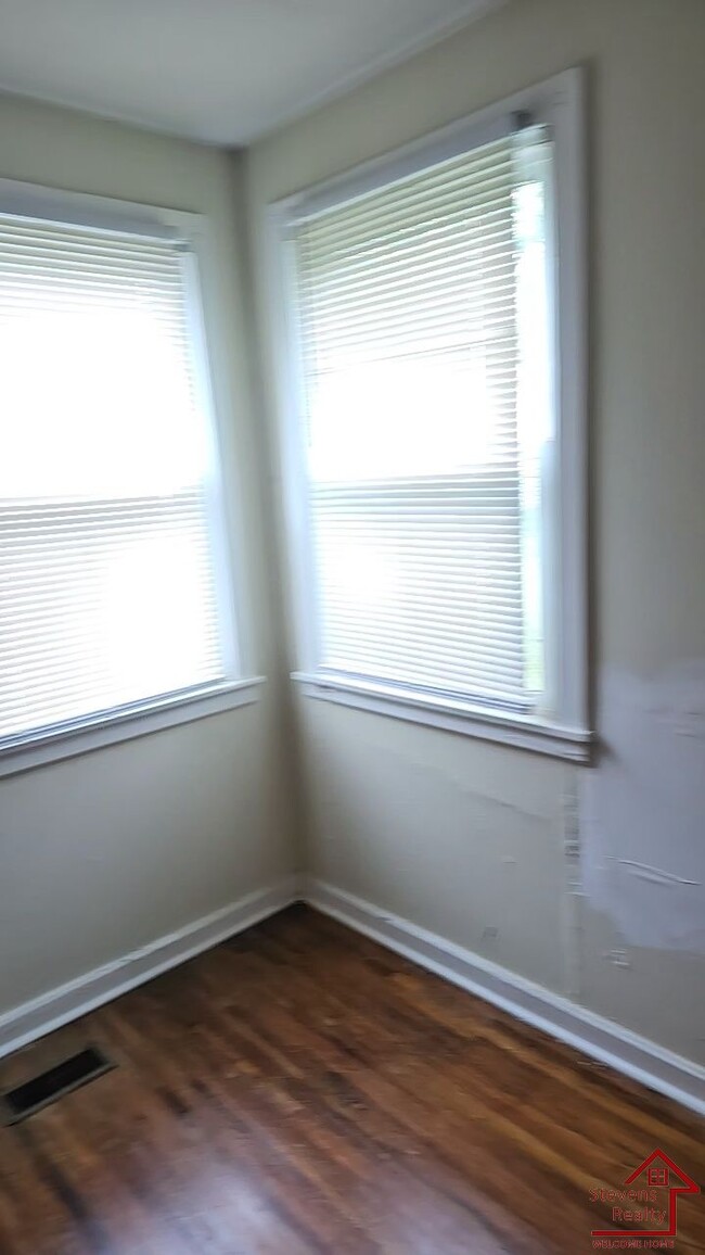 Foto del edificio - 721 Blackstone Ave