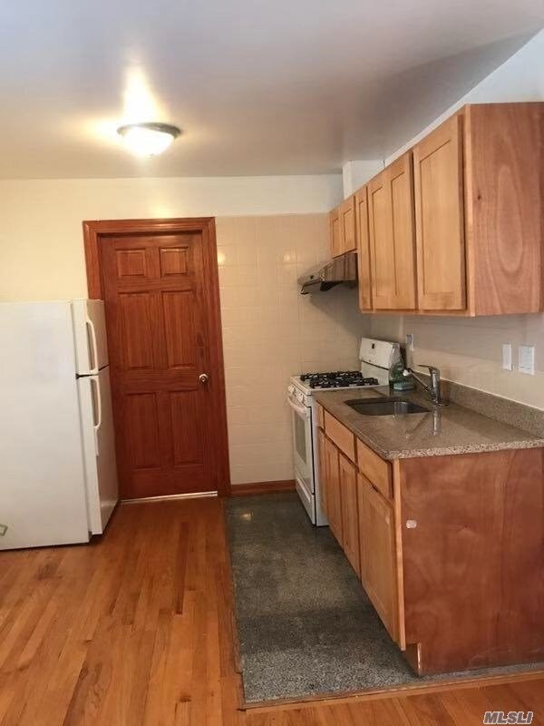Building Photo - 158-24-158-75 75th Ave