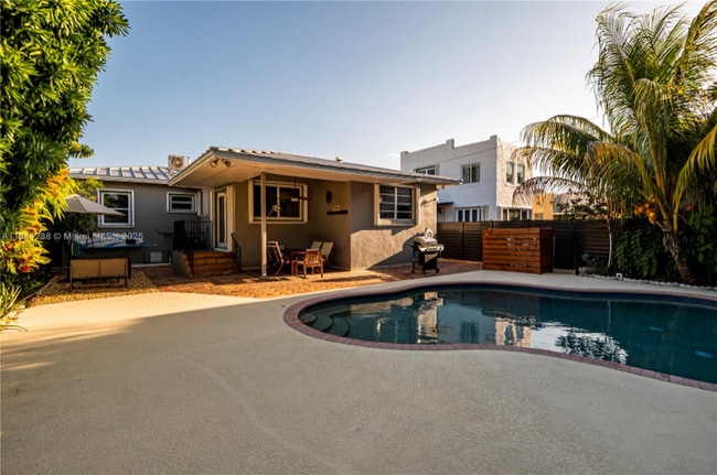 Photo - 1745 SW 11th Terrace House