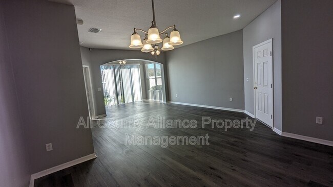 Foto del edificio - 31505 Shaker Cir