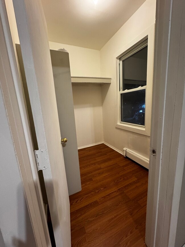 Master bedroom Walking closet - 257 Mount Vernon Ave