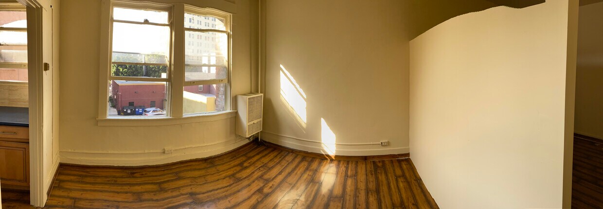living space - 631 S Bonnie Brae St