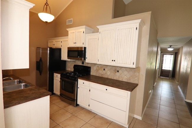 Foto del edificio - 5680 Brett Ln