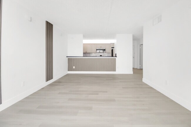 Building Photo - 14850 Naranja Lakes Blvd