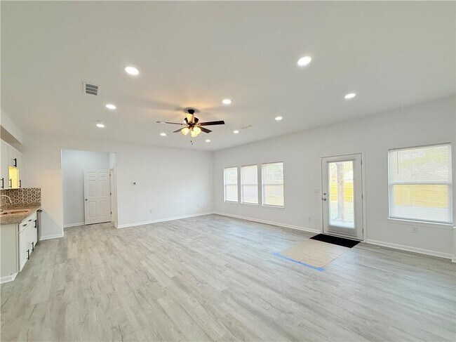 Foto del edificio - 44 Dew Lk Ct