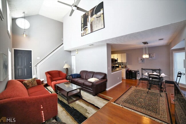 Building Photo - 1015 Braesridge Way