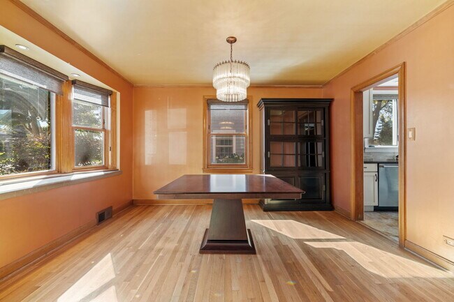 Building Photo - 5536 Webster St