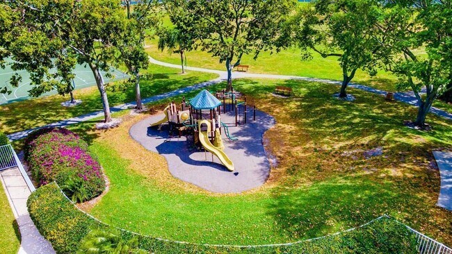 Building Photo - 7787 Springfield Lake Dr