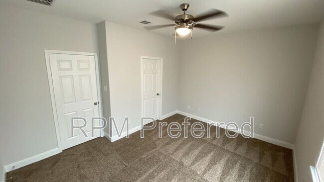 Building Photo - 5225 E Houston Rd