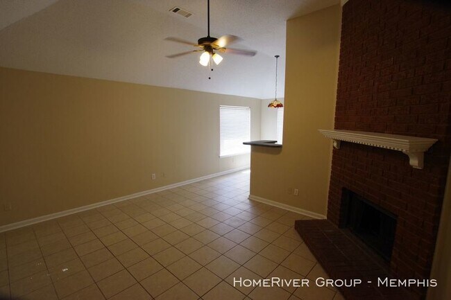Building Photo - Minutes from Downtown Bartlett!