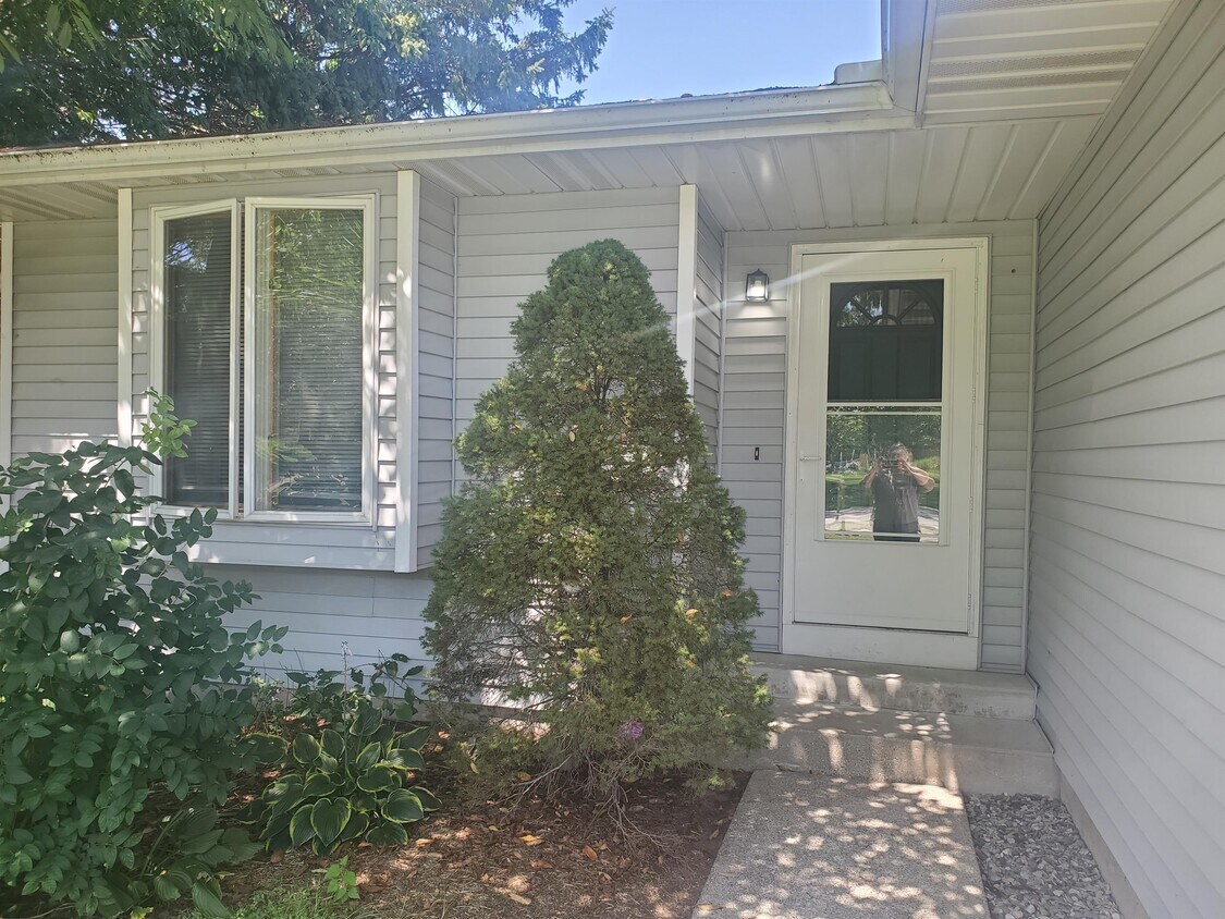 Foto principal - 45 Madison Ct