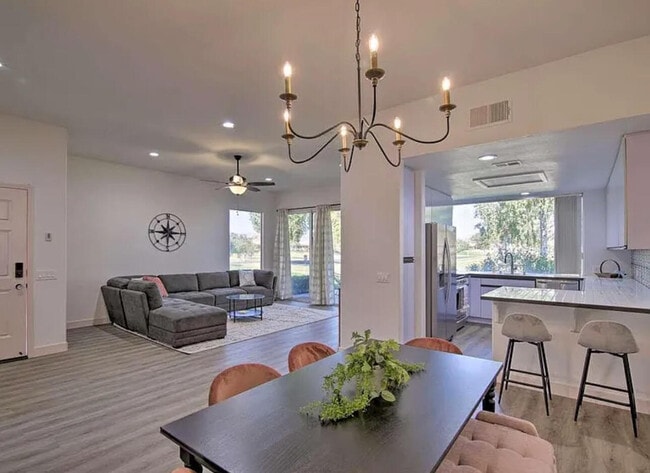 Building Photo - 54 Hilton Head Dr