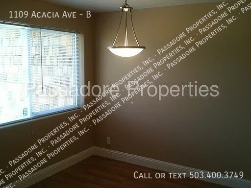 Foto del edificio - 1109 Acacia Ave