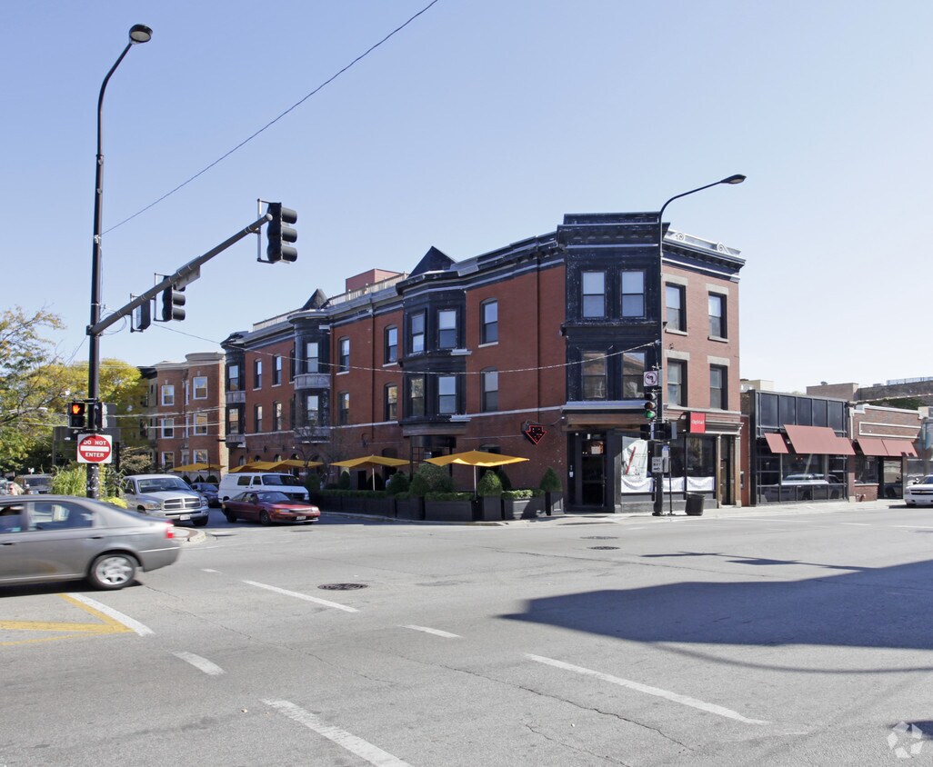 Foto principal - 3359 N Halsted St
