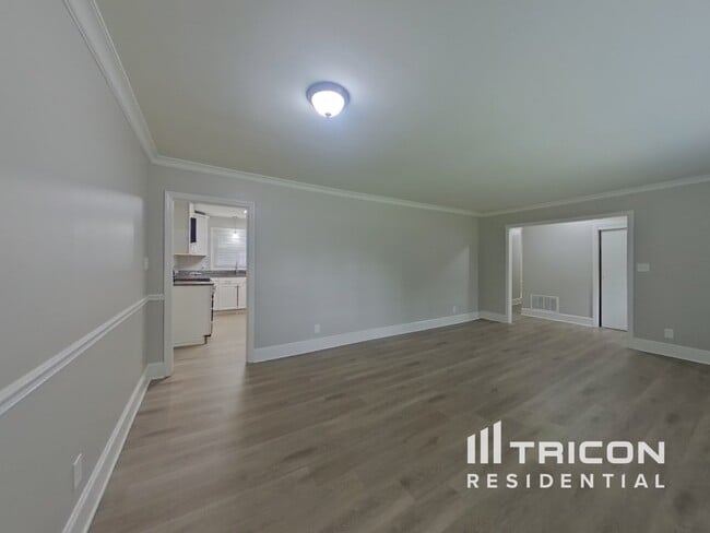 Foto del edificio - 7511 Monroe Rd