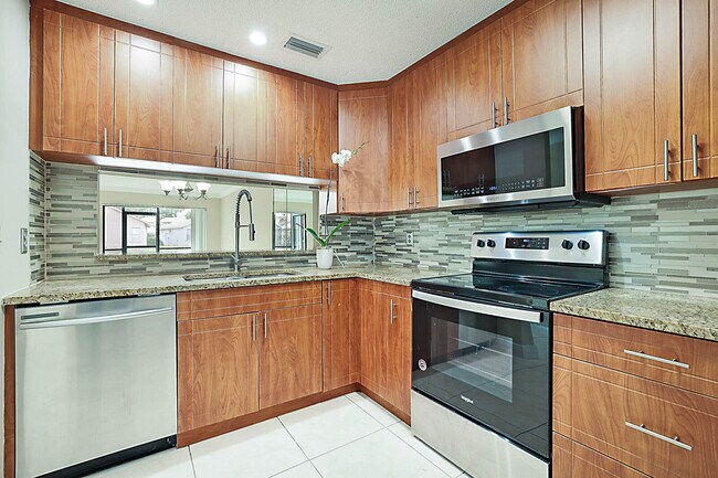 Foto del edificio - 505 Harbour Pointe Way