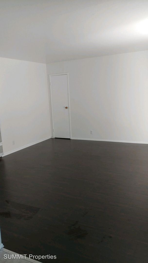 Building Photo - 523 E Monte Vista Ave