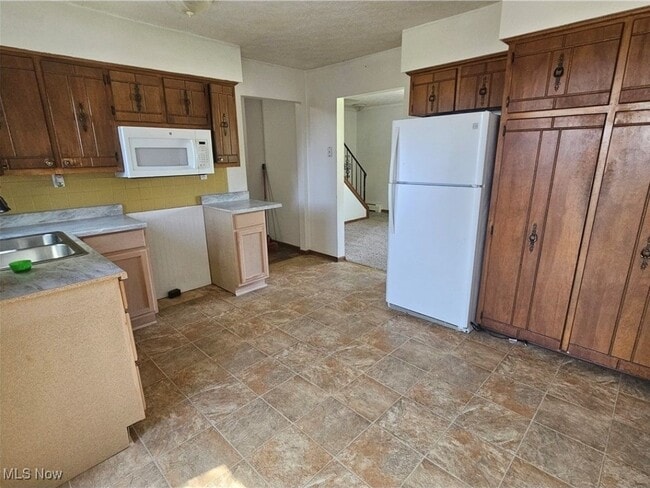 Kitchen - 14293 Galehouse Rd