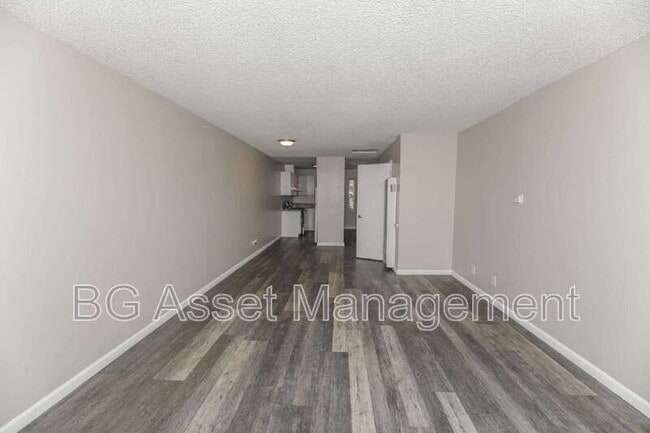 Building Photo - 104 Avian Dr