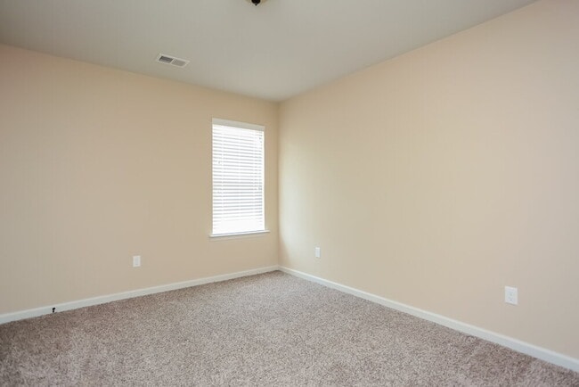 Building Photo - 2229 Lesterfield Pl