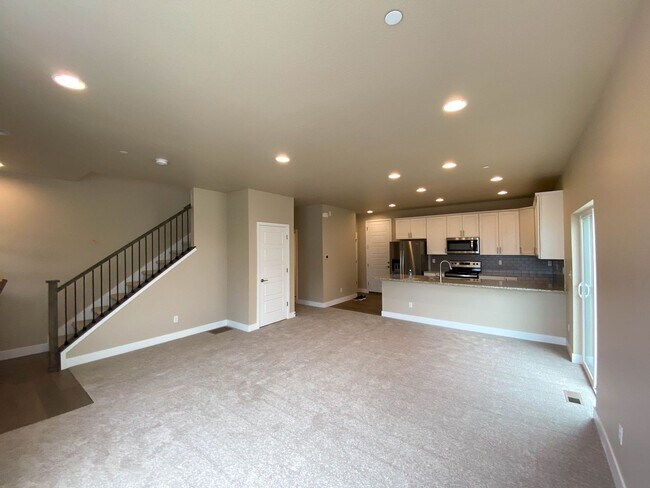 Building Photo - Stunning 4-Bedroom Duplex in Desirable Alpine Vista Neighborhood