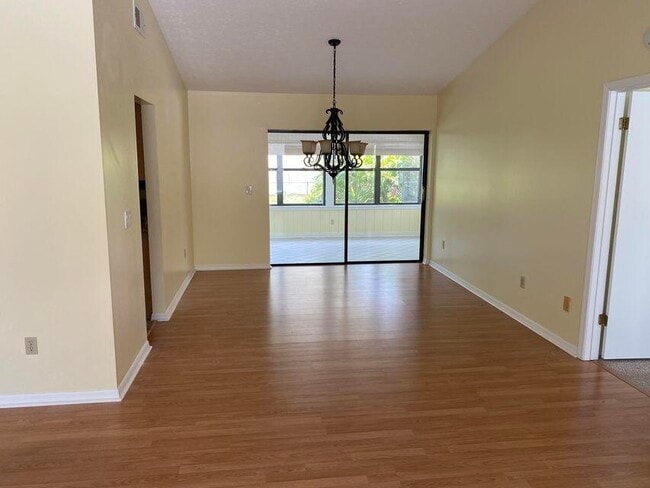 Foto del edificio - 2309 SE Luau Ave