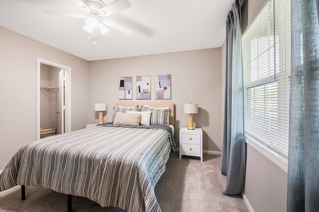 Building Photo - The Retreat at Concord Apartments